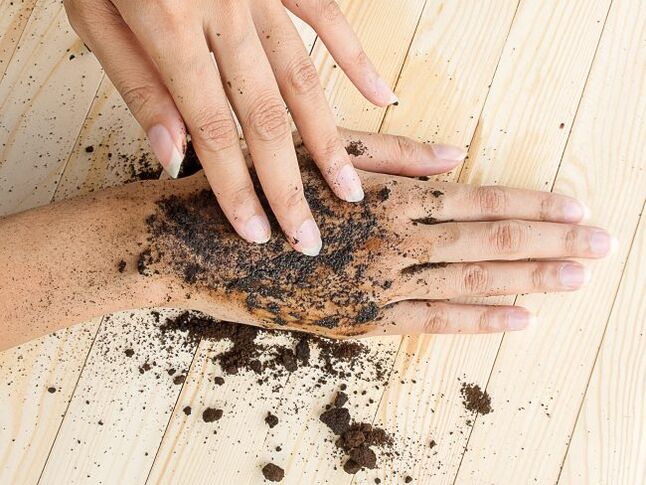 Sól i kawowy peeling do rąk